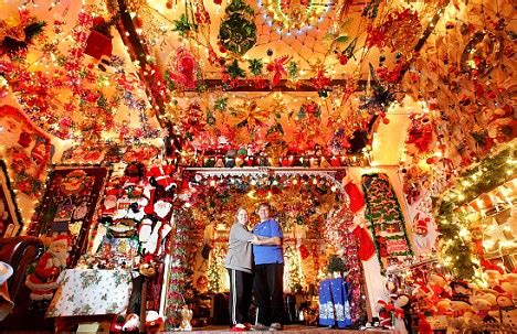 Installed by east coast insulators; Lights go out on dazzling Christmas display as soaring ...