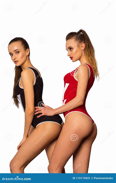 Due Belle Ragazze In Costume Da Bagno Del Corpo Immagine Stock