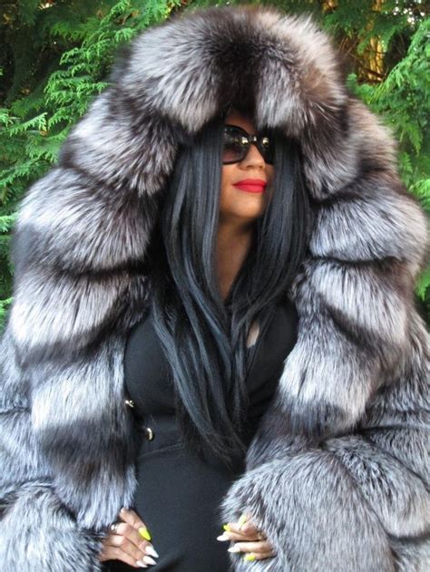 pin by 𝐿𝓊𝒸𝒾𝑒 𝐹𝑜𝓍 on furs and leather boutique fox fur coat fox fur fur