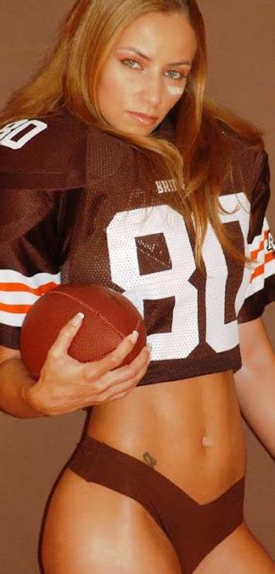 10 jaw dropping reasons that the browns have the hottest nfl fans