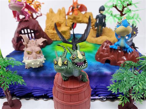 How To Train Your Dragon Cake Topper Featuring Toothless Night Fury And