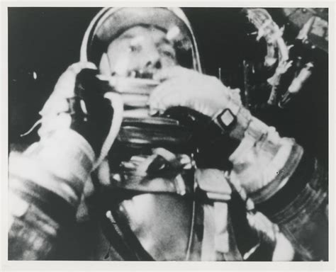 first picture of a human during spaceflight alan shepard aboard freedom 7 during america s