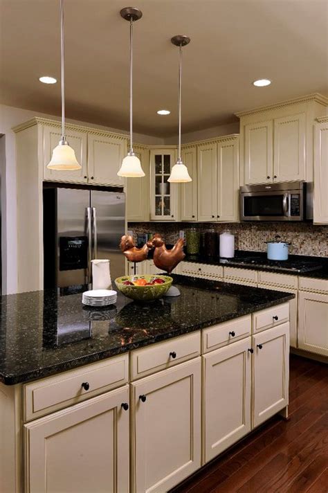 Any new kitchen or kitchen remodel centers. Dark Granite Countertops - Photos of Cabinet Combinations ...