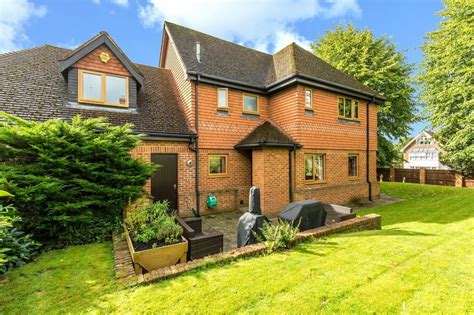Take a tour of this beautiful five-bedroom house in Oxted on sale for £