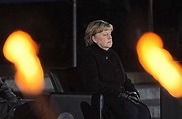 Abschied von Angela Merkel: Die bewegenden Bilder des Zapfenstreichs ...