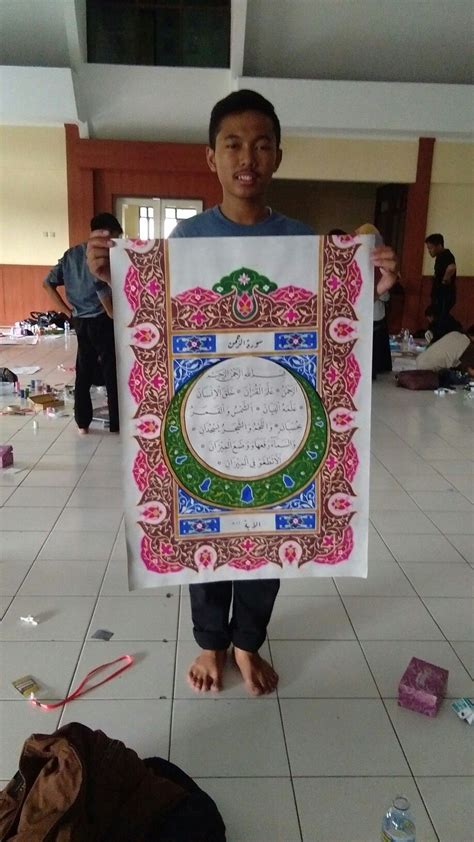 Hiasan mushaf kaligrafi sederhana dan mudah / kaligrafi hiasan mushaf nusagates / membuat hiasan bingkai kertas sederhana dan mudah gambar burung, gambar bambu, membuat hiasan kaligrafi. Pin oleh Fafah di Kaligrafi Hiasan Mushaf | Hiasan, Kaligrafi