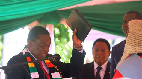 Emmerson Mnangagwa Investido Presidente De Zimbabue