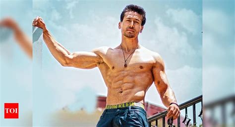 Watch Video Tiger Shroff Flaunts His High Octane Action Moves In This