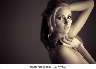 Portrait Attractive Naked Woman Posing Studio Foto Stock