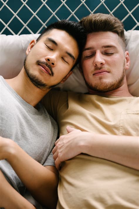 Foto De Stock Gratuita Sobre Afecto Caricias Dormido Dormir Gay Gente Hombres Hora De