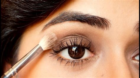 How to apply eyeshadows on downturned eye shape. Eyeshadow Tutorial : How to apply and blend Eyeshadow | corallista - YouTube