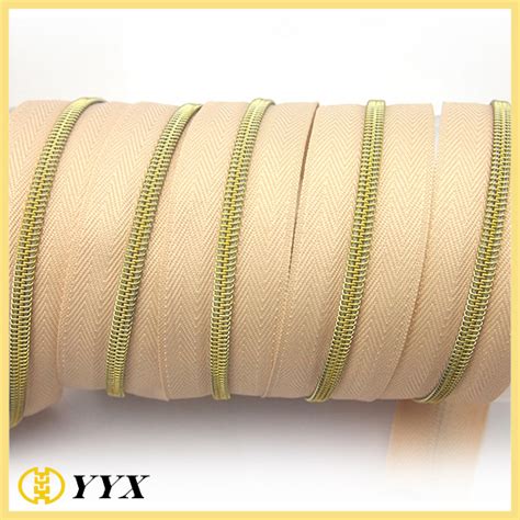 China Continuous Long Chain Nylon Zipper Roll Manufacturers
