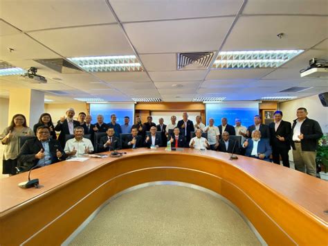 Jupem (department of survey and mapping malaysia), jps (department of irrigation and drainage), phn (national hydrographic centre), jlm (marine department malaysia), nahrim (national hydraulic research institute of malaysia), doa (department of agriculture), bpsp. COURTESY VISIT ON SABAH LANDS AND SURVEYS DEPARTMENT - PEJUTA