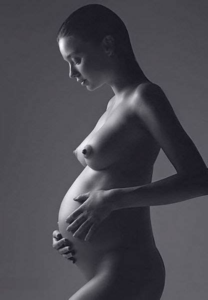 Filemiranda Kerr Pregnant 03 Boobpedia Encyclopedia Of Big Boobs