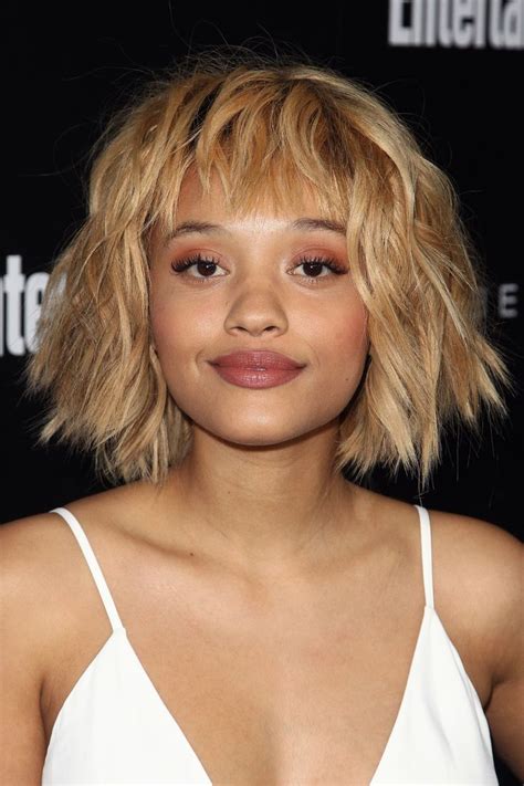 10 Hairstyles To Try When Youre Growing Out Your Bangs Growing Out