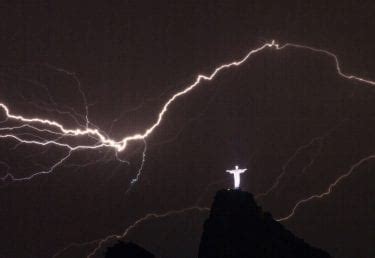 Raio pode cair duas vezes no mesmo lugar SIM desmente a Ciência