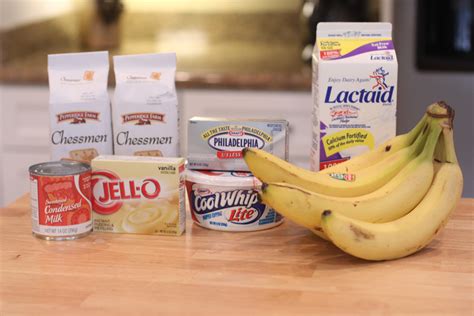 Combine milk and pudding mix in a separate bowl then whisk for one minute or until smooth. The Larson Lingo: Not Yo Mama's Banana Pudding