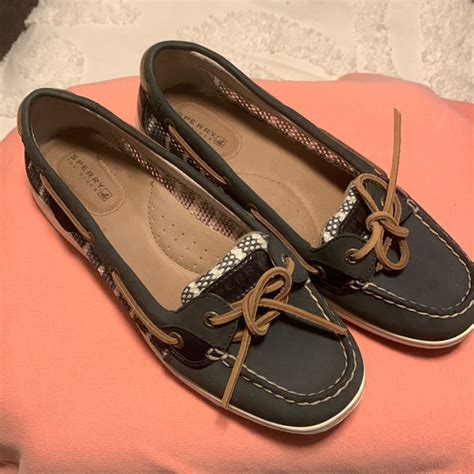 Sperry Shoes Sperry Boat Shoes Navy And White 8m Poshmark