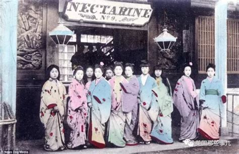 她们被关在笼子里接客日本江户时代的吉原，最下等的游女