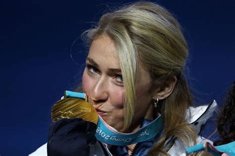 Mikaela Shiffrin Wins Gold In Giant Slalom Olympics 2018 Popsugar Fitness