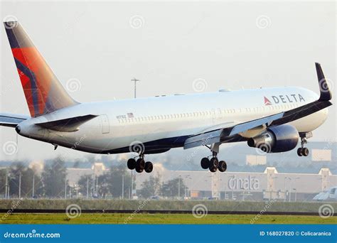 Delta Airlines Plane Taking Off Editorial Image Image Of Amsterdam