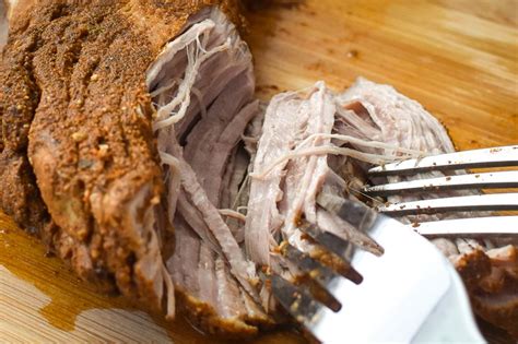 Slow cooker 21 day fix southwestern pulled pork | the foodie and the fix 43. This healthy pulled pork with BBQ sauce is SO crazy ...