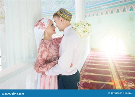 Muslim Wedding Ceremony In Mosque Rituals Mariage Matrimony Lovevivah