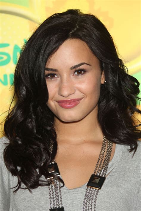 Demi Lovato Wavy Black Hairstyle Steal Her Style