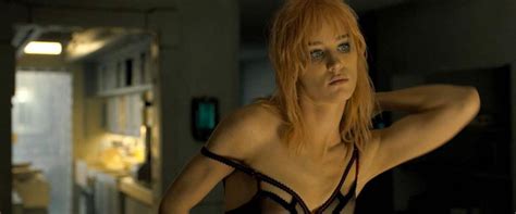 Mackenzie Davis Nude Scene From Blade Runner 2049 Scandal Planet
