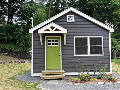 Little Sprout Tiny House Swoon