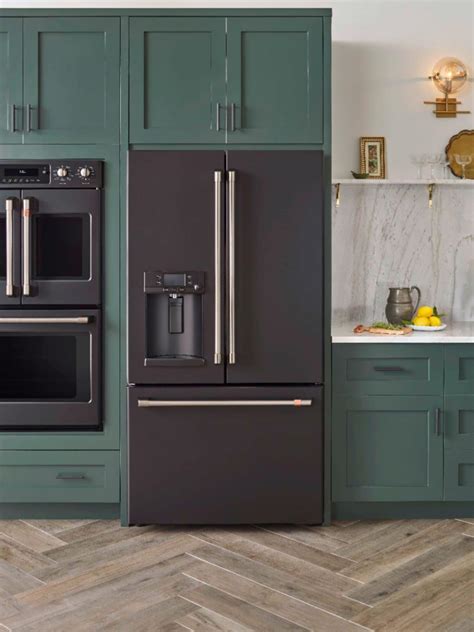 Modern matte black or elevated matte white finishes set the canvas, and their distinct line of. Upgrade Your Kitchen with Your Style - GE Café Matte ...