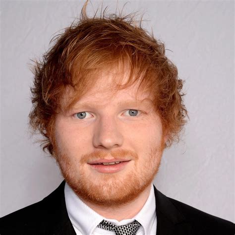 Raised in framlingham, suffolk, he moved to london in 2008 to pursue a musical career. South Of The Border - Ed Sheeran - LETRAS.MUS.BR