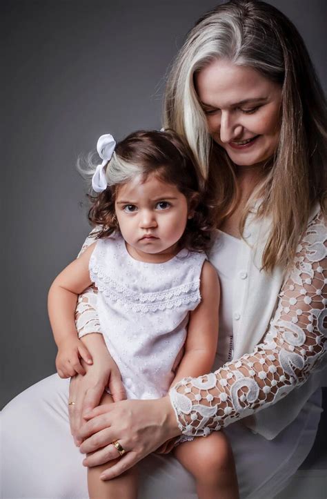 This Girl Was Born With An Identical Streak Of White Hair As Her Mother And The Mom Teaches Her