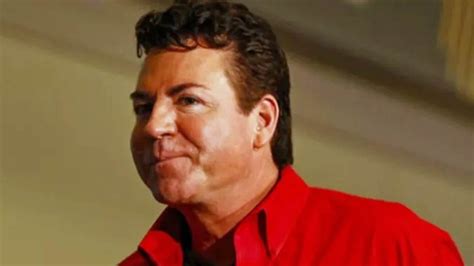 papa john s founder resigns as chairman after using racial slur