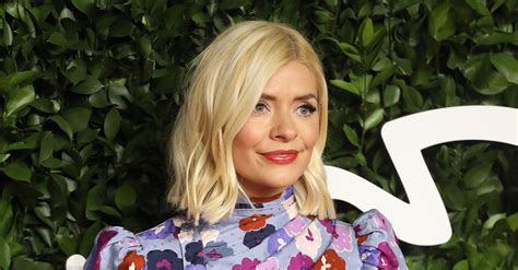 holly willoughby deletes instagram snap after fans point out her reflection