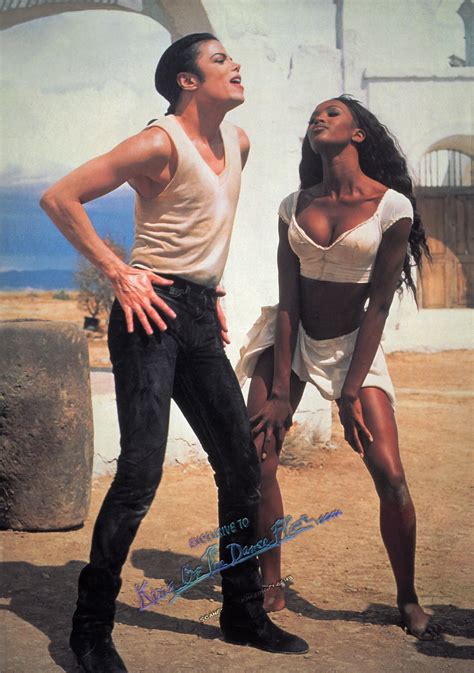 Michael Jackson And Naomi Campbell In The Closet 1992 Michael Jackson Foto 32002442 Fanpop