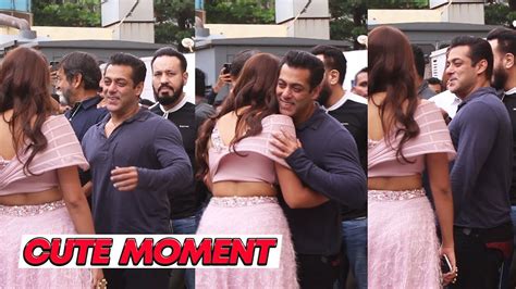 Salman Khan And Saiee Manjrekas Cute Moment Dabangg 3 Trailer Launch Youtube