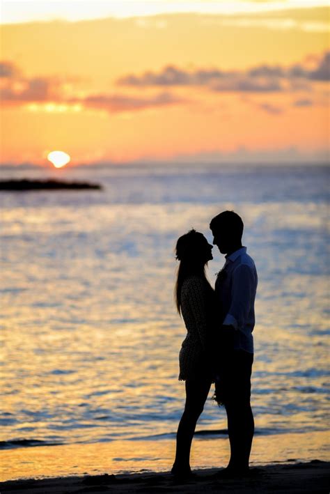 Top 191 Imágenes de parejas en la playa con frases Legendshotwheels mx