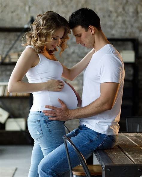 Pin By Pinkpetraphotography On Inspiration Maternitypregnancy Couple