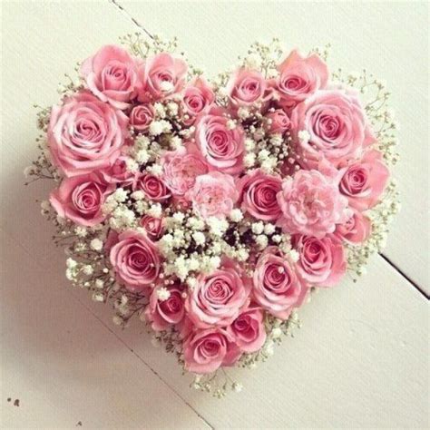Heart Shape Basket 25 Pink Roses Buy Flowers Online T My Emotions