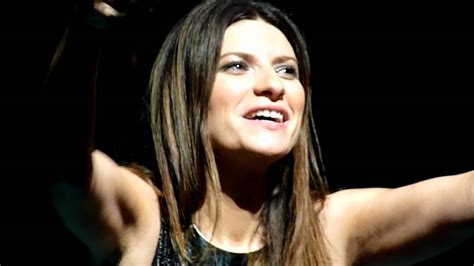 Laura Pausini Marseille 2012 La Solitudine A Cappella Hd Youtube