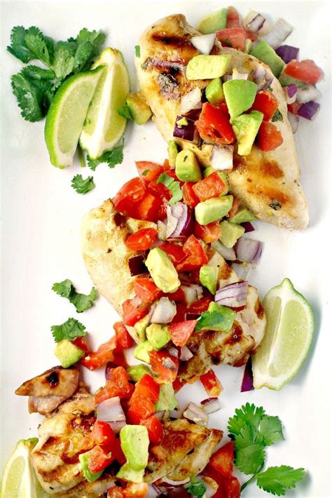 This cilantro lime chicken with avocado salsa is so bright, flavorful and packed with fresh flavors. Cilantro Lime Chicken with Fresh Avocado Salsa | Recette ...