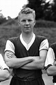 Retro Football: 12 Brilliant Photos Of Young Bobby Moore | Who Ate all ...
