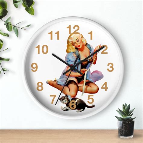40s Pin Up Girl Wall Clock 40s Nostalgia 40s T Wall Decor Home And Living Etsy