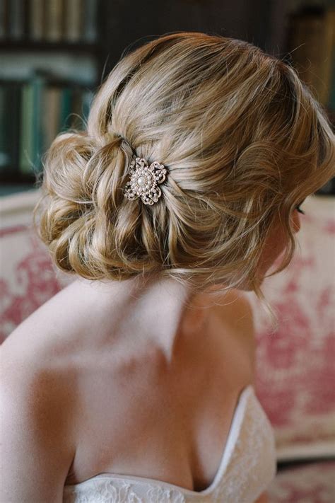 14 Curly Prom Hairstyles