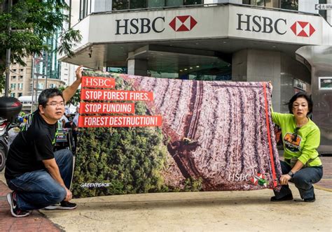Hsbc bank has invested rm1.06 billion to build its future headquareters office as well as affin bank had acquire this prime plot of land for its new headquarter at the upcoming international financial district at tun razak exchange (trx), kuala. Petition Delivery at HSBC Bank in Kuala Lumpur ...