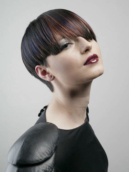 It's similar to how the. Hairdressing for an androgynous look with strong shapes ...