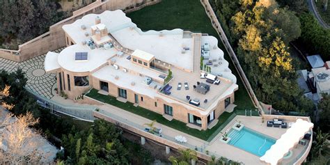 Rihanna Moves Out Of 12m La Mansion After Another Trespassing Incident