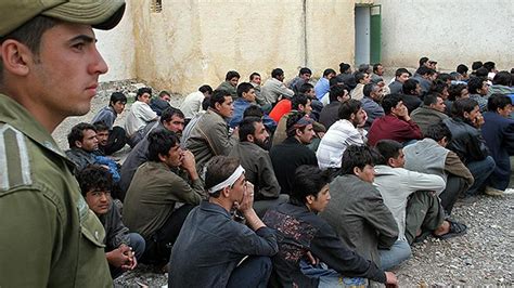 ایران صد هزار مهاجر افغان را اخراج می‌کند Dw ۱۳۹۱۱۱۹