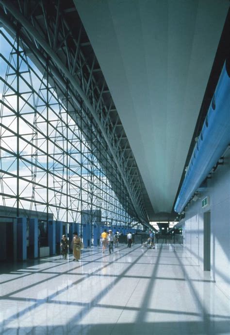 Renzo Pianos Kansai International Airport Has A Mile Long High Tech